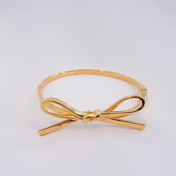 Kate Spade Love Notes Large Bow Hinged Bracelet - Picture 1 of 3